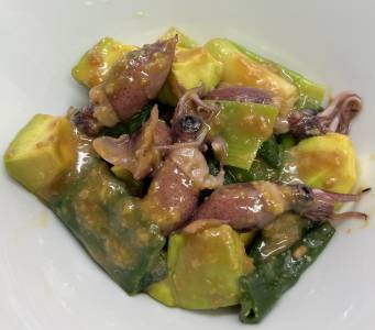 ほたるいかとアボカドの酢みそあえ