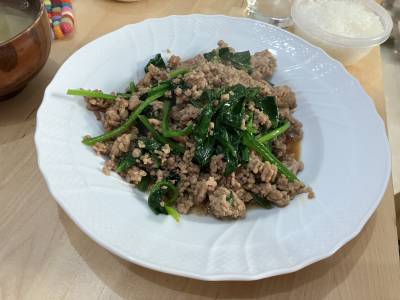 ほうれんそうと豚ひき肉の炒め物