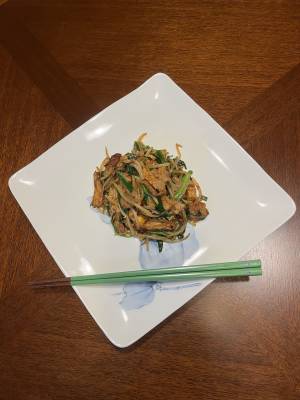 もやしと豚バラと油揚げのピリ辛炒め