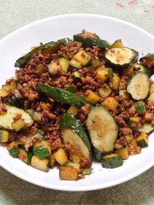 焼ききゅうりの肉みそあえ