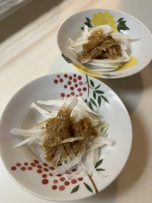 オニオンスライスのごまドレッシング