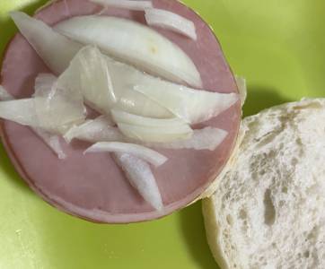 ハムたまねぎサンド