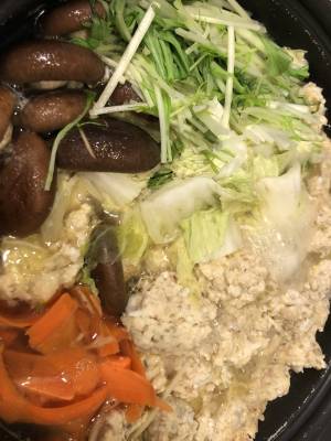 だしが決め手の鶏つくね鍋