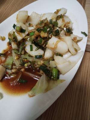 ゆでいかの ピリ辛ねぎソース