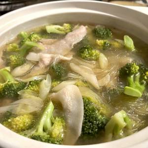 ブロッコリーと豚バラの春雨鍋