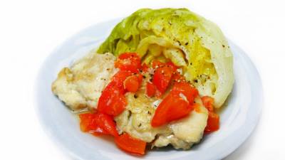 春キャベツと鶏肉のトマト煮