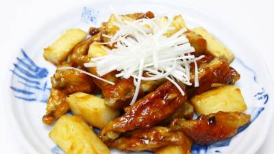 手羽先と長芋の黒酢焼き