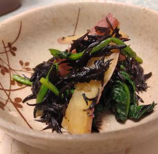 さつまいもと小松菜とひじきの煮物