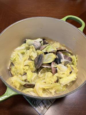 あさりと春キャベツのサッと蒸し