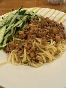 ジャージャー麺