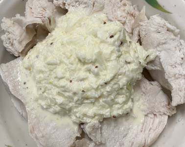 蒸し鶏の新たまタルタル風ソース