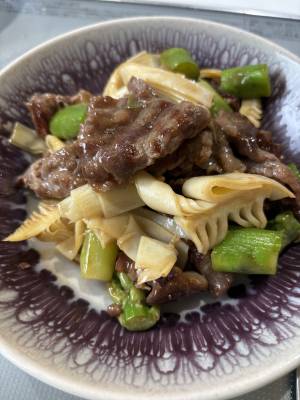 牛肉とアスパラのオイスター炒め