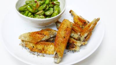 鶏スペアリブの黒こしょう焼き