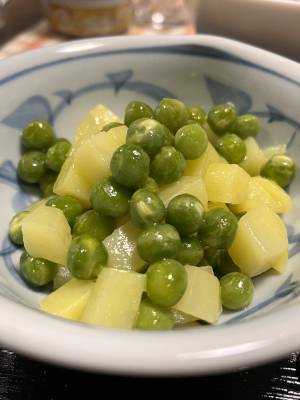えんどう豆と新じゃがのバター煮
