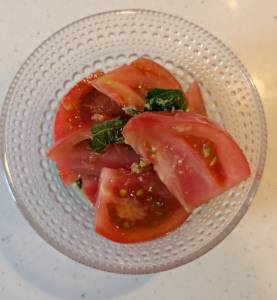 トマトとえごまのナムル