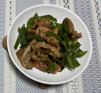 豚肉とピーマンのオイスター炒め