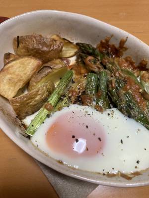 二色アスパラと卵のオーブン焼き