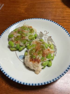 枝豆と鶏ひき肉の寄せ焼き