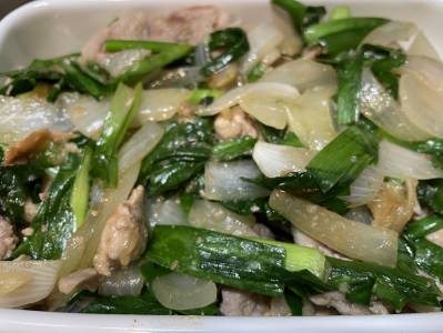 たまねぎと豚こまのわんぱく炒め