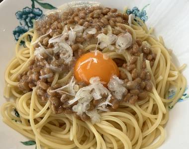 納豆と卵のっけパスタ