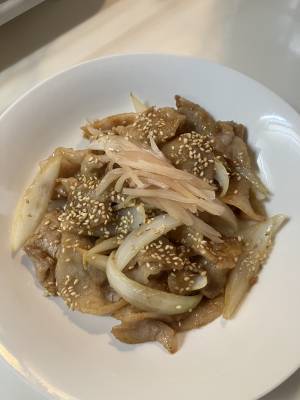 たまねぎと豚こまのわんぱく炒め