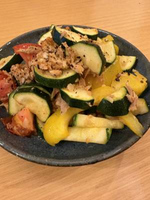 夏野菜のツナ炒め