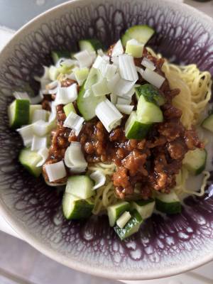 きゅうりとねぎのジャージャー麺