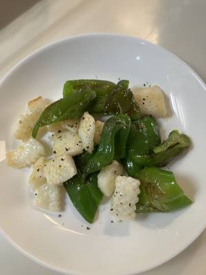 ピーマンといかの塩炒め