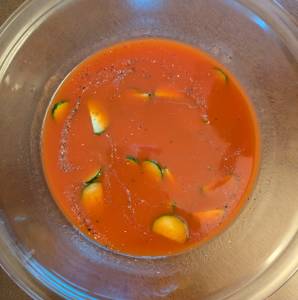 トマトジュースとレモンのスープ