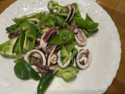 ピーマンといかの塩炒め