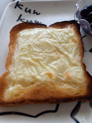 チーズトースト