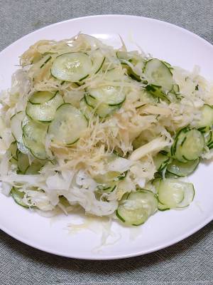キャベツのサラダ