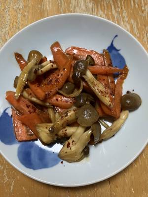 にんじんとしめじのきんぴら