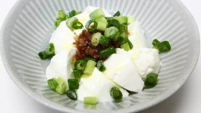 モッツァレラチーズ・おかかじょうゆ