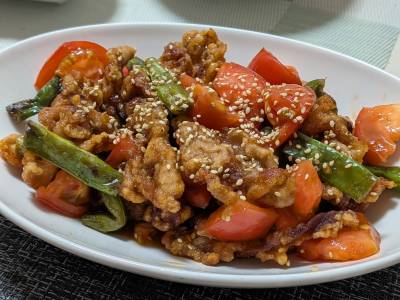 カリカリ豚とトマトの甘酢あえ