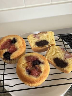 冷凍フルーツとあんこのマフィン