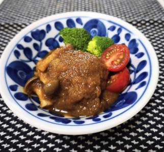 煮込みハンバーグ