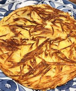 新じゃがとスモークサーモンのチーズガレット