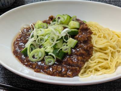 きゅうりとねぎのジャージャー麺