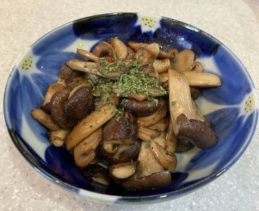 きのこの強火ソテー