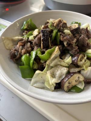 牛肉と夏野菜のナムプラー炒め