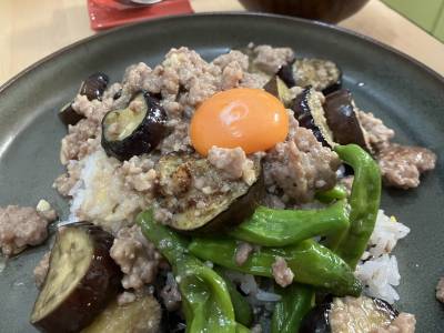 なすと豚ひき肉のどんぶり