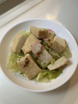 油揚げとキャベツの煮物