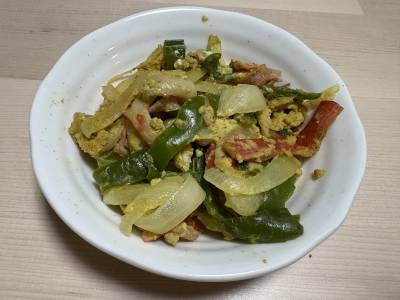 かにかまの卵カレー炒め
