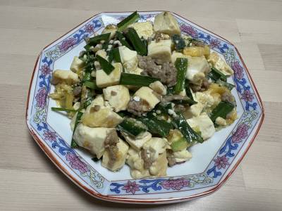 ひき肉と豆腐のにら炒め