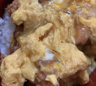 トロトロ卵のから揚げ丼