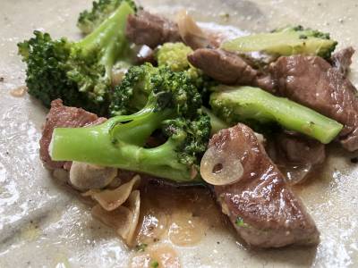 ブロッコリと牛肉のオイスターソース炒め