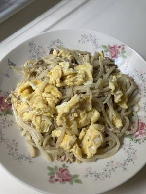 もやしとひき肉のふんわり卵炒め