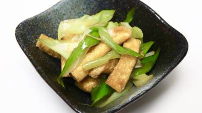 お揚げとねぎのしょうゆ炒め