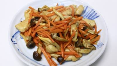 鶏むねとにんじんのオイスター炒め